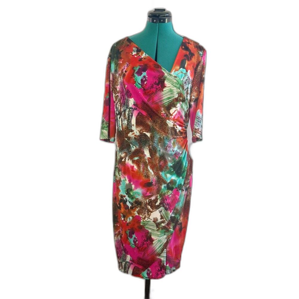 Adressing Woman colorful floral wrap dress
